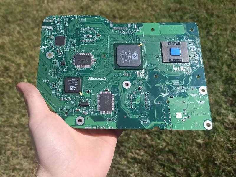 Modder cria o primeiro Xbox portátil totalmente funcional