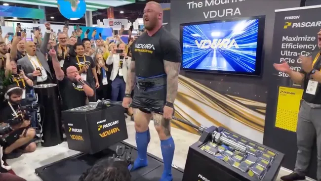 strong-man Hafþór Júlíus Björnsson, famoso por interpretar “A Montanha” em Game of Thrones, conseguiu levantar impressionantes 282,624 PB de SSDs.