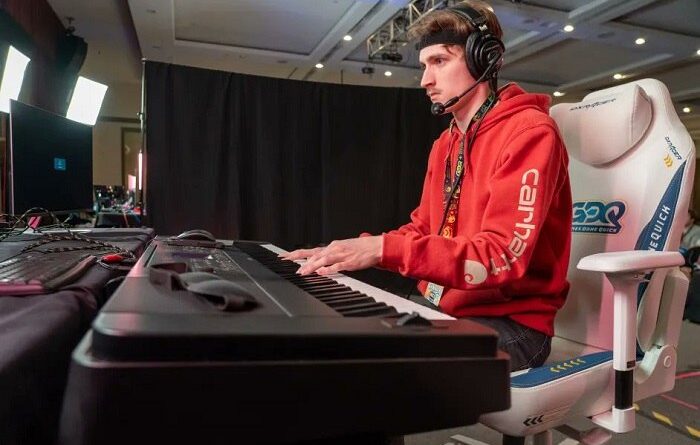 Mario e piano: streamer controla jogo com cabeça e pé no AGDQ